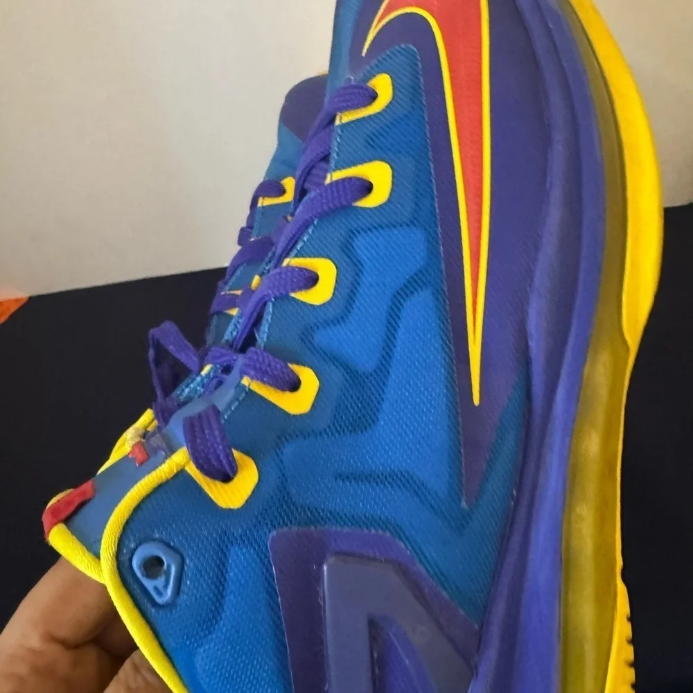 Nike Air Max XI Low GS Superman Blue, Red, Yellow; 2014 Size 6 Youth Womens 7.5